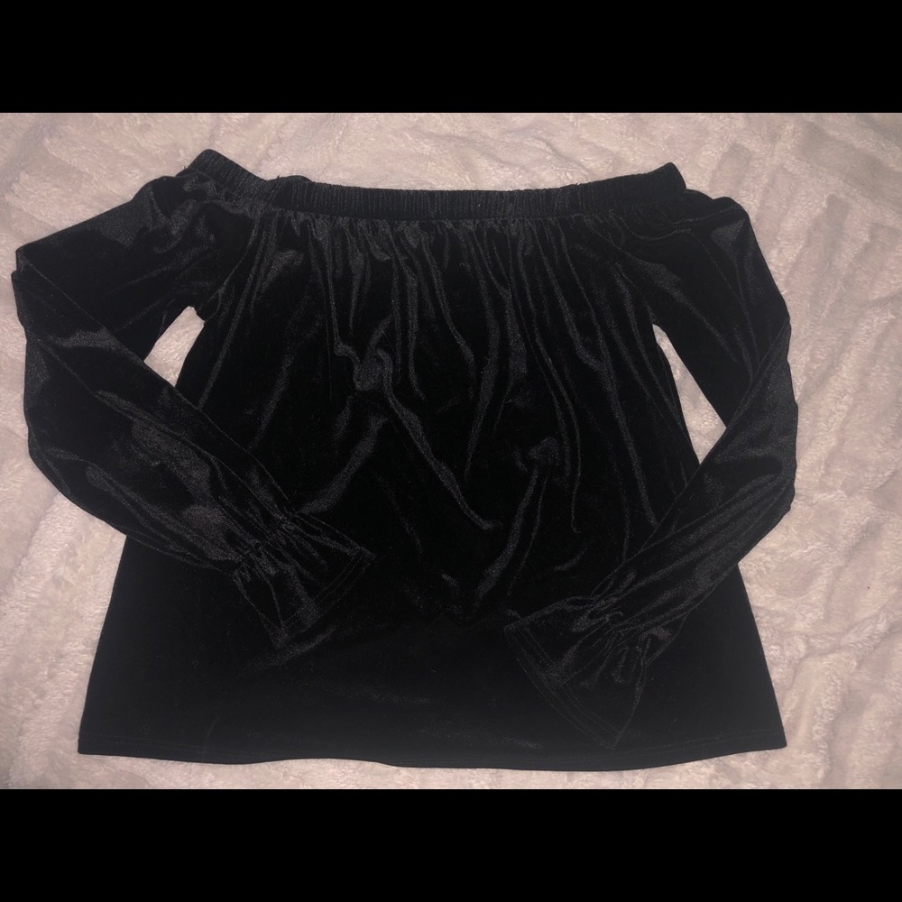 Off the shoulder crush velvet top